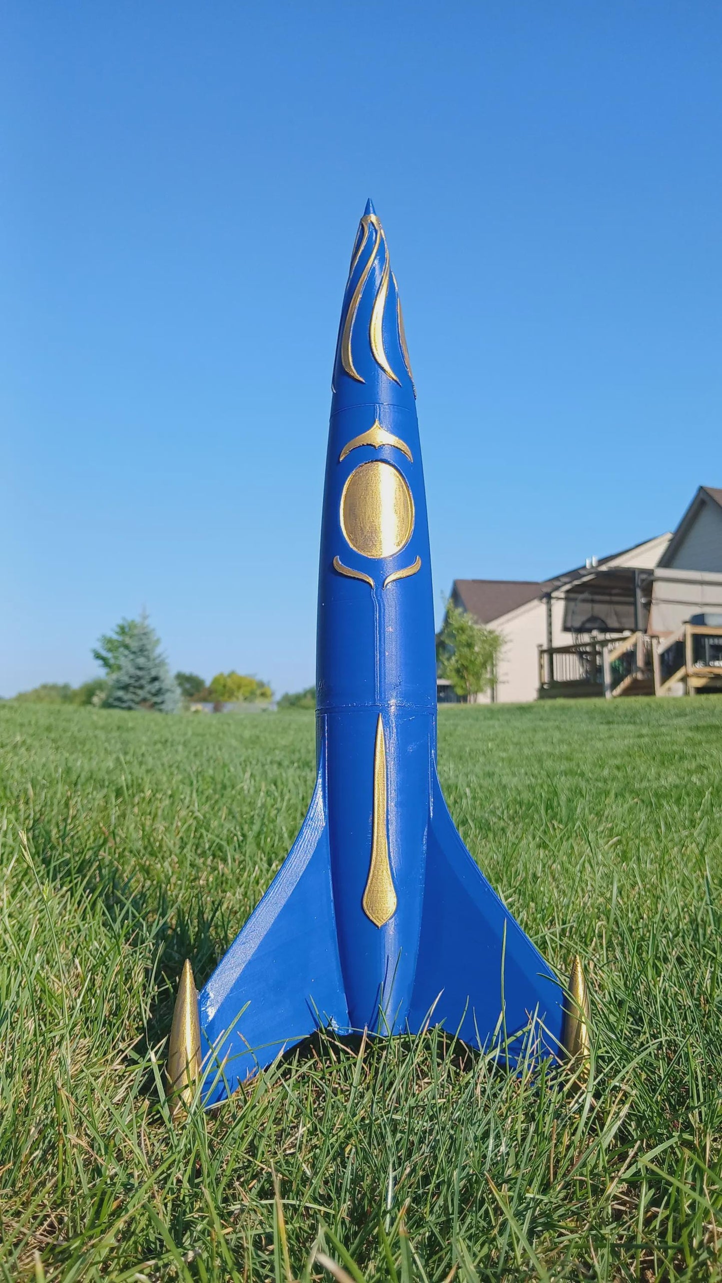 Starlance Model Rocket Kit: Retro Royal Design - Skill Level 3